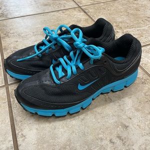 Women’s Nike Inspire Dual Fusion Running Shoes. Worn maybe 3 times.